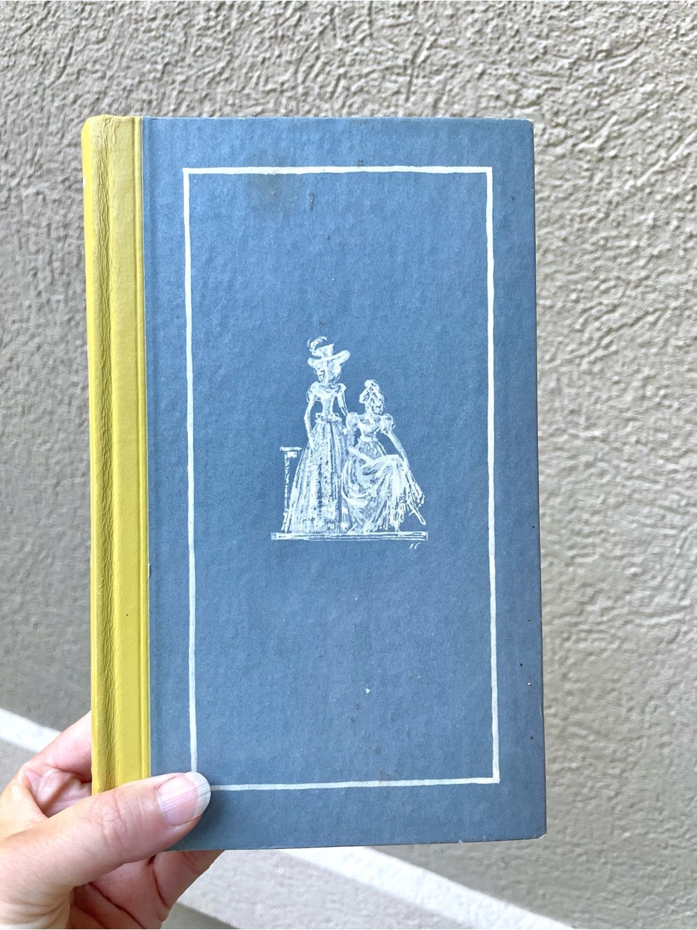 Vintage German hardcover novel with pretty cover